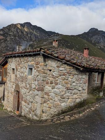 Exterior Casa La Parra en Somiedo