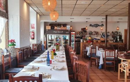 Restaurante Repinaldo – salón comedor preparado para servicio