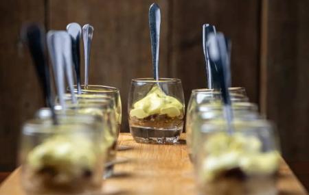 Aperitivo en vaso con crema suave