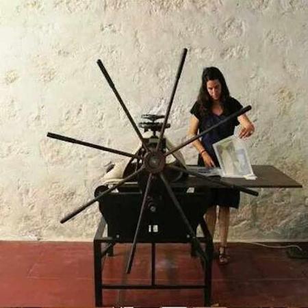 Grabado en relieve. Creación de sellos con ornamentos medievales. Taller en Oviedo