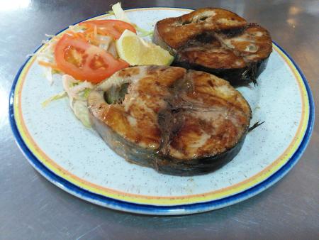 Restaurante La Taberna del Puerto Fabes con almejas