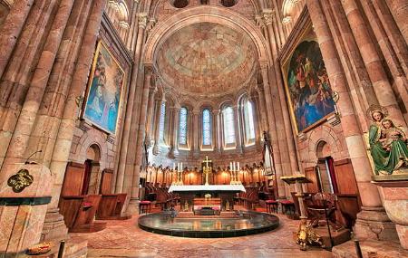 Interior de la Basílica de Covadonga