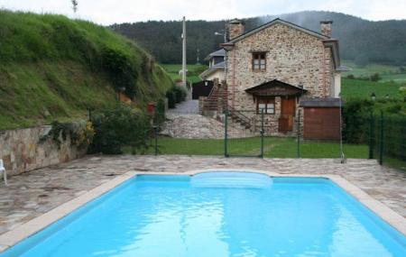 Apartamento rural Casa Caleya piscina