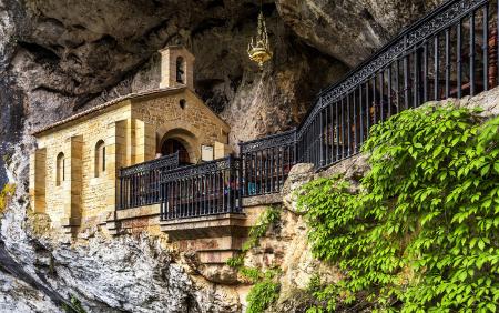 Santa Cueva en Covadonga