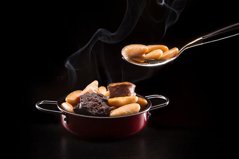 Fabada asturiana con fabes y compango