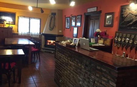 Zona del restaurante del Hotel Rural Casa Cipriano en Cabrales