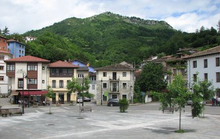 Hotel Rural La Plaza exterior