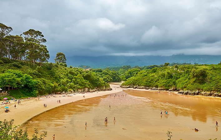 Ir a Imagen Playa de Poo