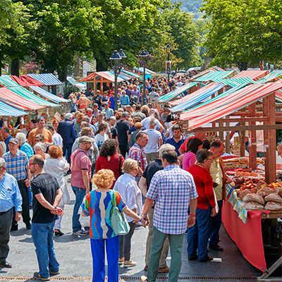 Mercado en Grado