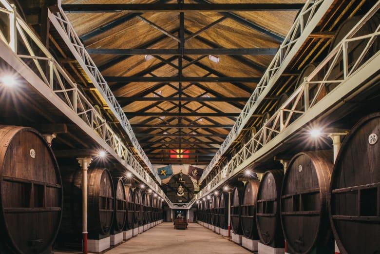 Imagen del interior de la Fábrica de Sidra El Gaitero (Villaviciosa)
