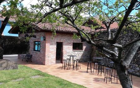 Albergue La Posada del Monasterio terraza exterior