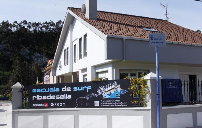 Gehe zu Bild Escuela Surf Ribadesella