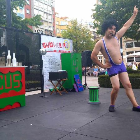 Circo Funky Show. Espectáculo infantil en Somiedo