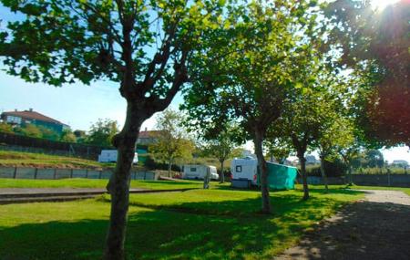 Camping El Peñoso acampada