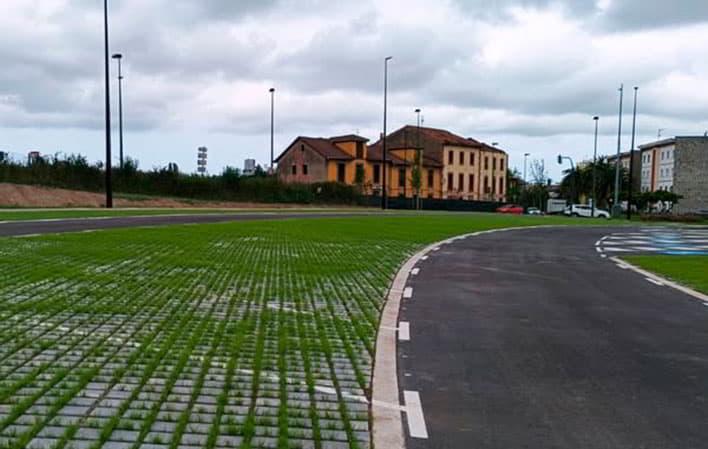 Ir a Imagen Aparcamiento de La Grandiella (Avilés)