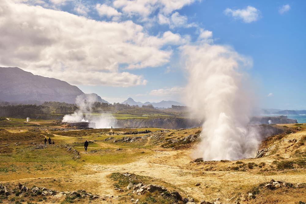 Photo de « bufones » sur la côte de Ribadesella