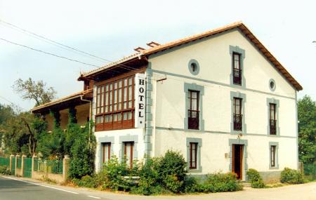 Hotel La Vega exterior