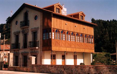 Hotel Castillo de Gauzón exterior