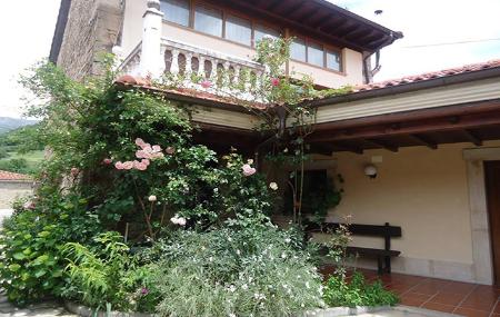 Hotel Arenas de Cabrales exterior