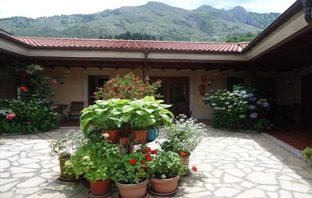 Hotel Arenas de Cabrales exterior