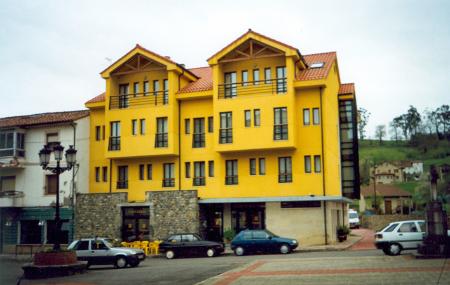 Hotel Covadonga exterior