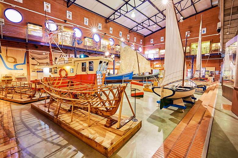 Imagen del interior del Museo Marítimo de Asturias en Lluanco/Luanco, Gozón