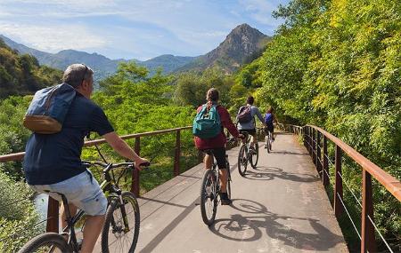 Cycle tourists on the Senda del Oso (Bear Trail)