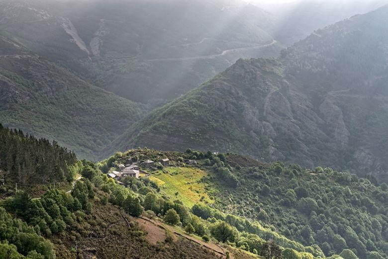 Das Dorf San Cristóbal an der Route der Stille