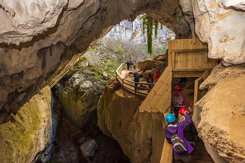 Photo de la grotte de Huerta (Teverga)