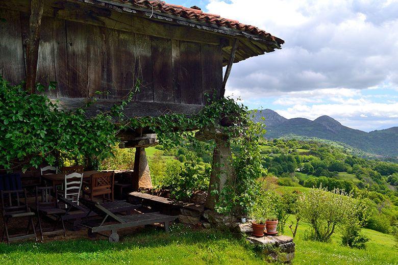 A picture of a hórreo in Anayo (Piloña)