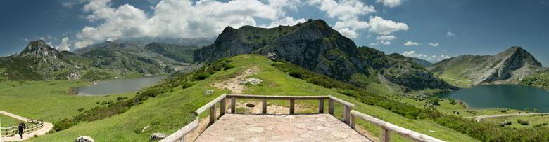 Panoramic view of lakes Ercina and Enol from the Entrelagos viewpoint.