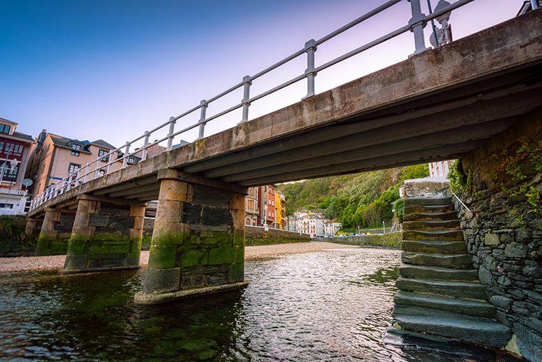 Ponte dos beijos em Luarca/Lluarca