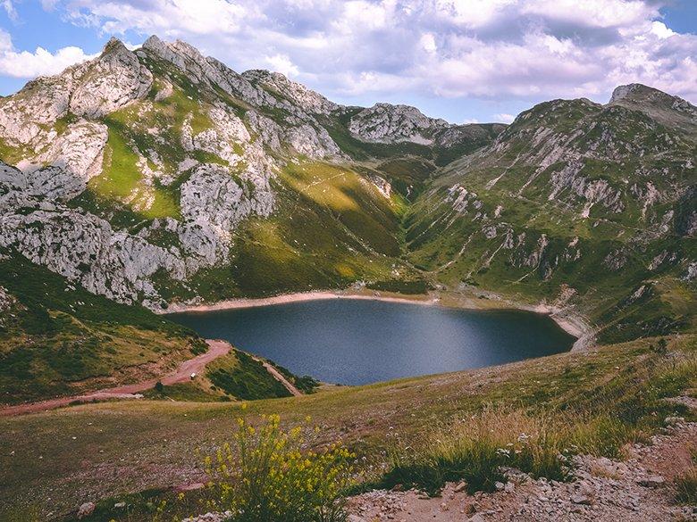 Image du lac des cavernes