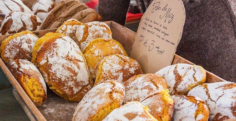 Photo de produits locaux au marché dominical de Cangas de Onís