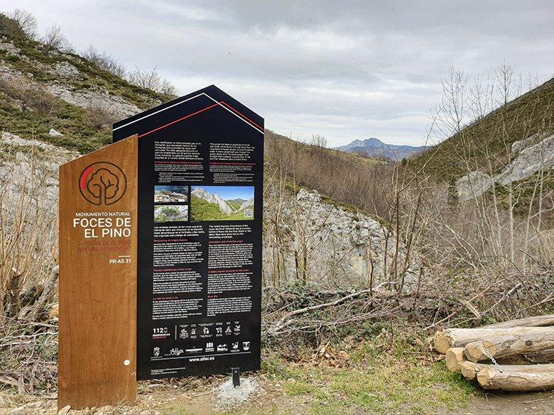 Image du panneau d'information de la route des Foces de El Pino