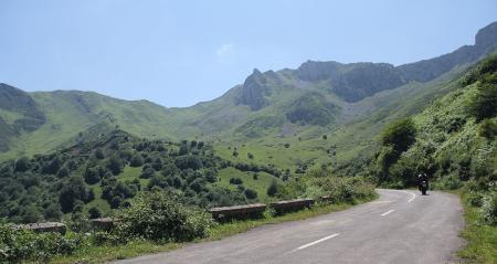 Imagen Explorando en moto los miradores naturales más espectaculares de la Montaña Central Asturiana