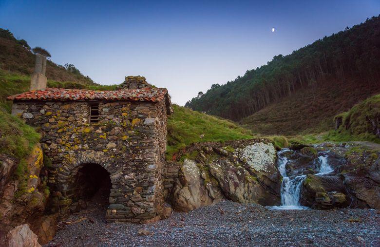 Bild der Mühle am Strand von La Vallina in Cudilllero