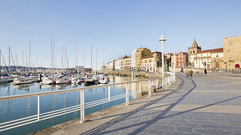 Imagen del Puerto Deportivo de Gijón