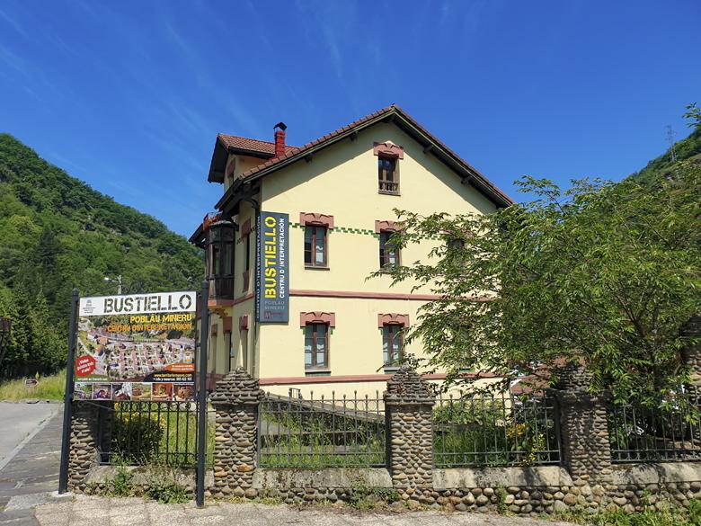 Image du centre d'interprétation du village minier de Bustiello.