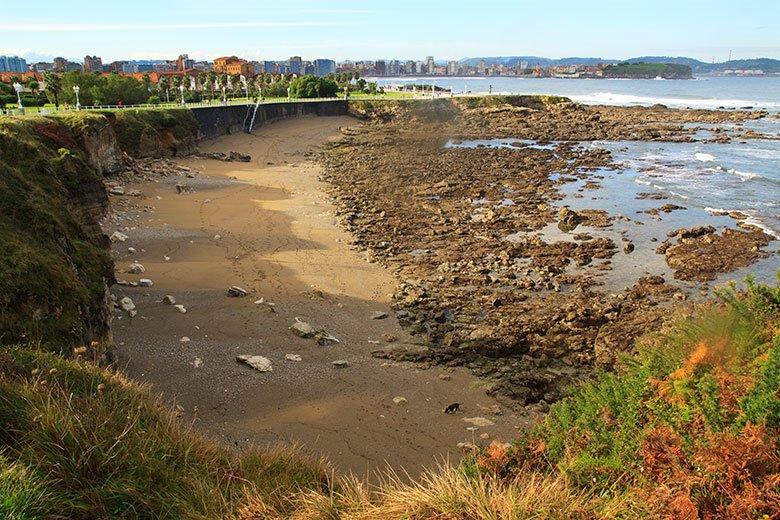 Image de la plage de Cervigón/El Rinconín (Gijón/Xixón)