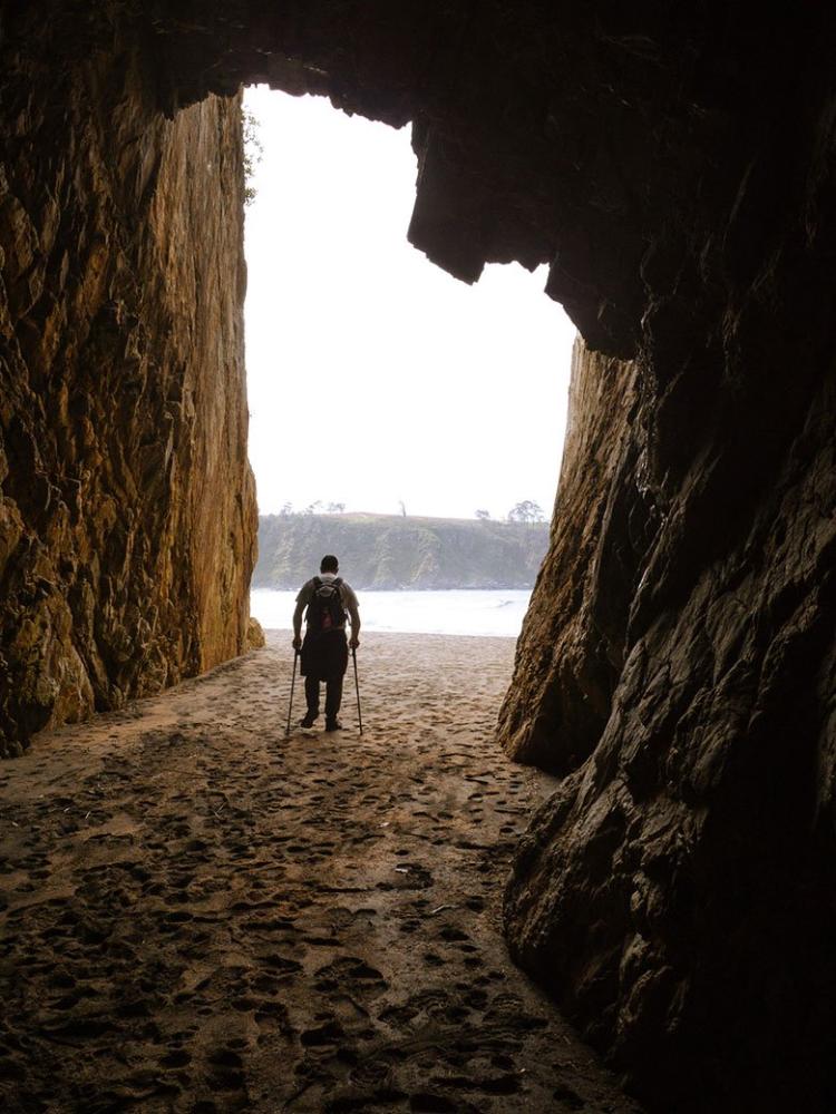 Image de la route menant à la réserve naturelle partielle de Barayo et au puits de Fero.