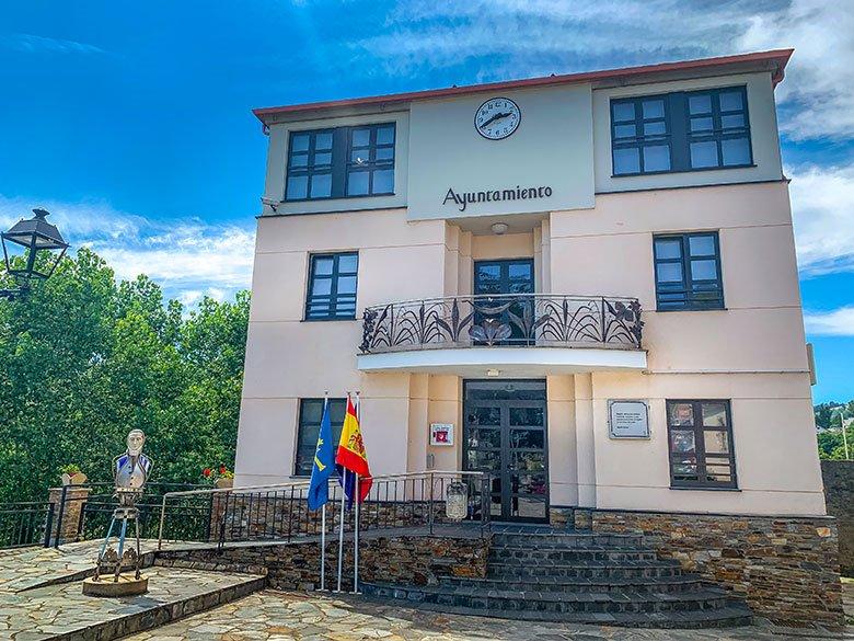 Image of the Town Hall of Santa Eulalia de Oscos