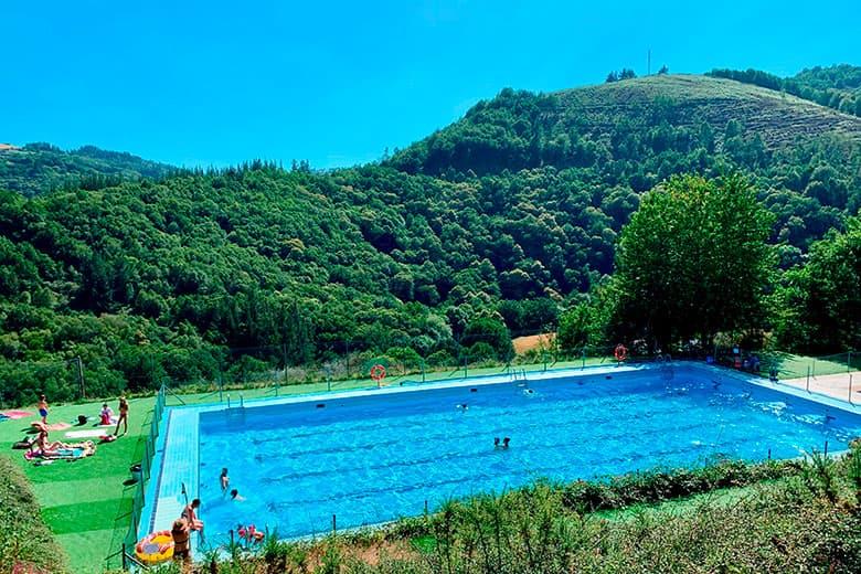 Imagem da piscina em Santa Eulália de Oscos