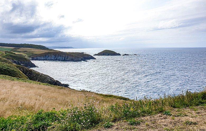 Imagem panorâmica da costa a partir de Puerto de Vega