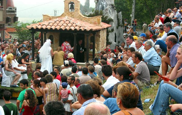 Ir a Imagen Desfile de Carrozas