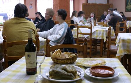 Comensais à mesa