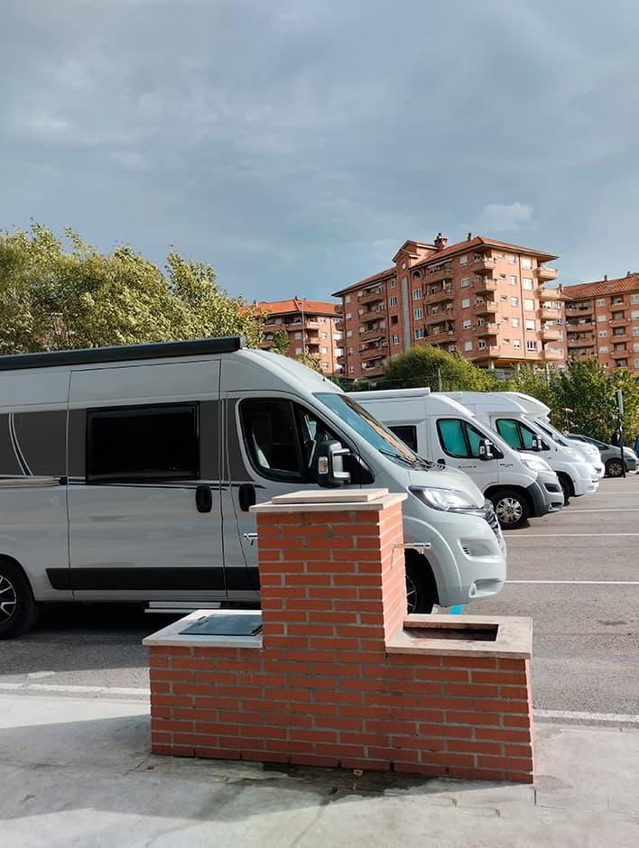 Go to Image Motorhome parking in Calle Asturias (Siero)