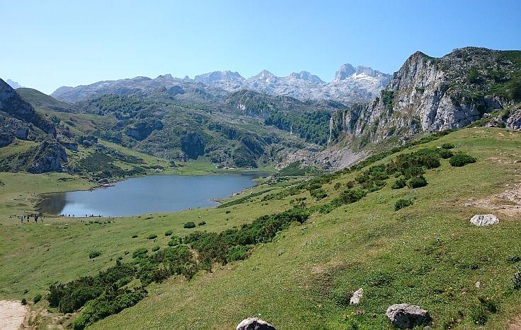 Vai a Immagine La Vuelta a España se suma el domingo a las conmemoraciones de Covadonga