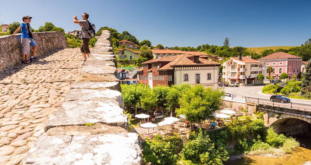 Go to Image Planes para hacer en Asturias este Puente del Pilar