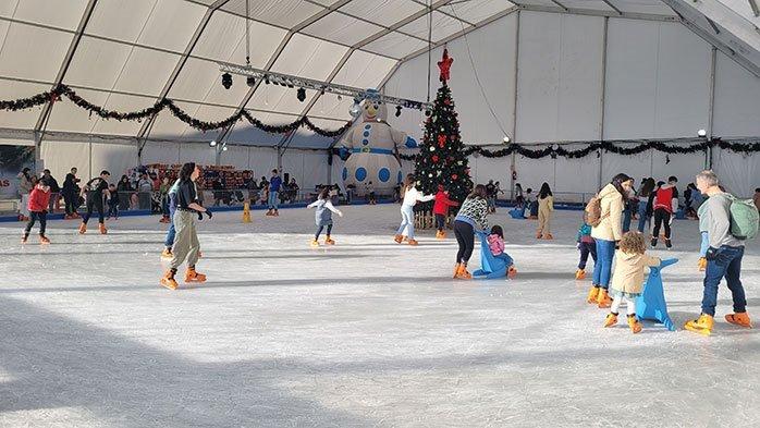 Imagen de la pista de hielo en Gijón/Xixón